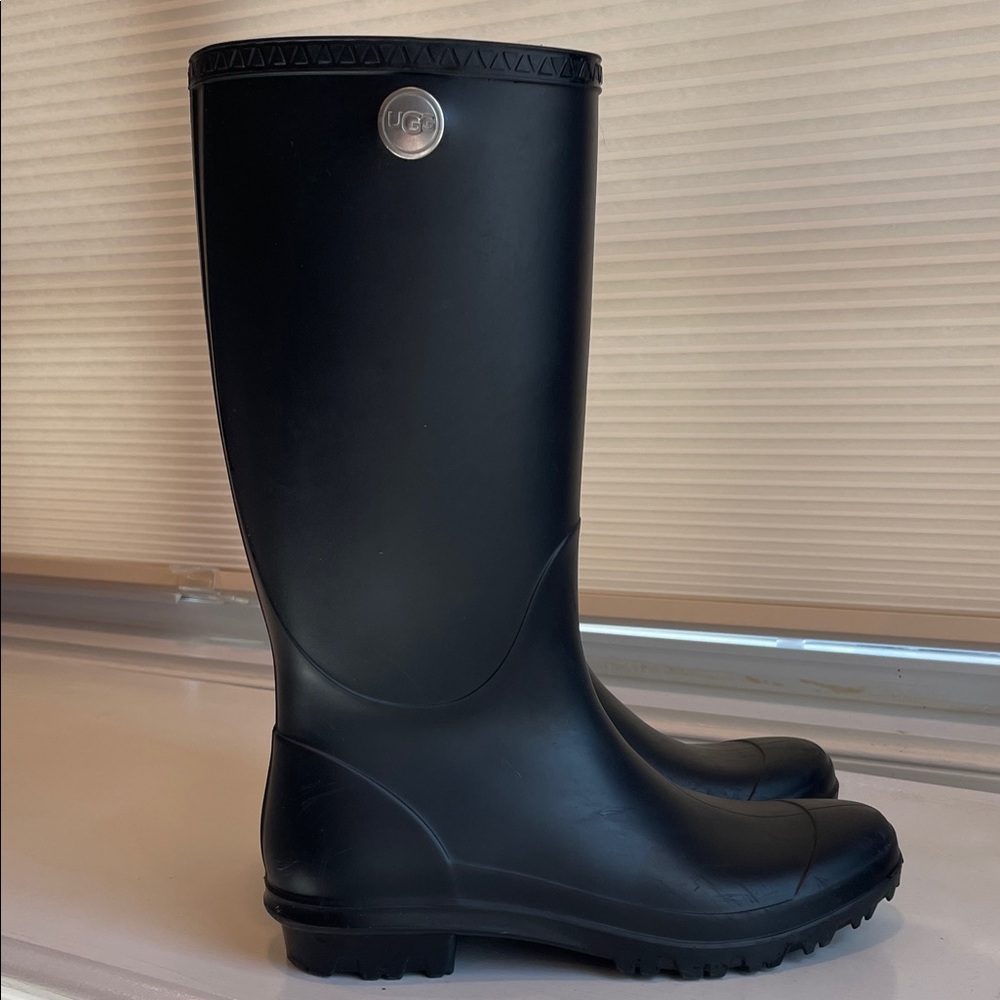 Sleek UGG Black Knee-High Boots